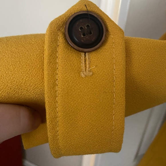 Yellow button Jacket - Picture 3 of 5